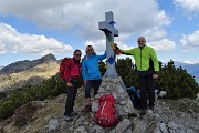 67 Alla croce di vetta del Cancervo (1831 m) con vista in Venturosa